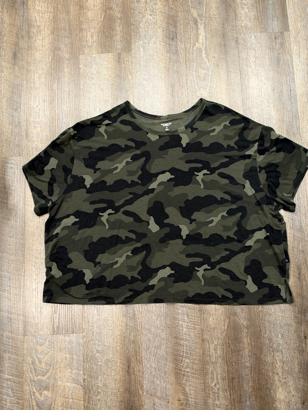 Old navy plus size Camo Print Short Sleeve Crop Top - Olive Green